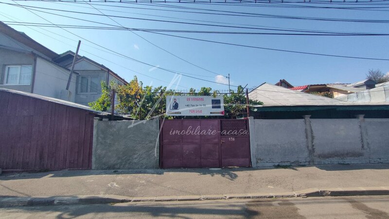 Sector 3, M. Republica, Industriilor, casa veche locuibila cu teren de 221 mp, 0%.