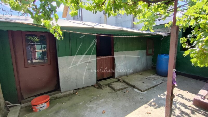 Sector 3, M. Republica, Industriilor, casa veche locuibila cu teren de 221 mp, 0%.