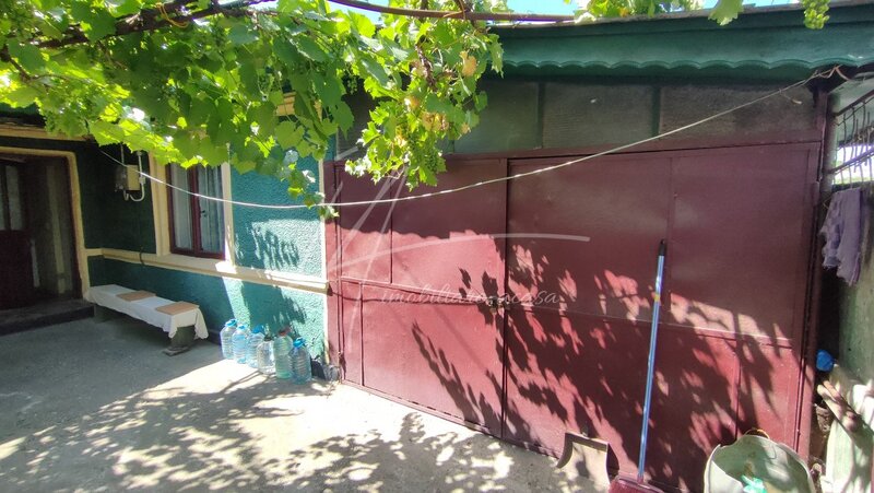 Sector 3, M. Republica, Industriilor, casa veche locuibila cu teren de 221 mp, 0%.